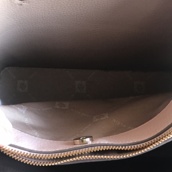 Anne Klein purse very cute used in great condition - Picture 4 of 8